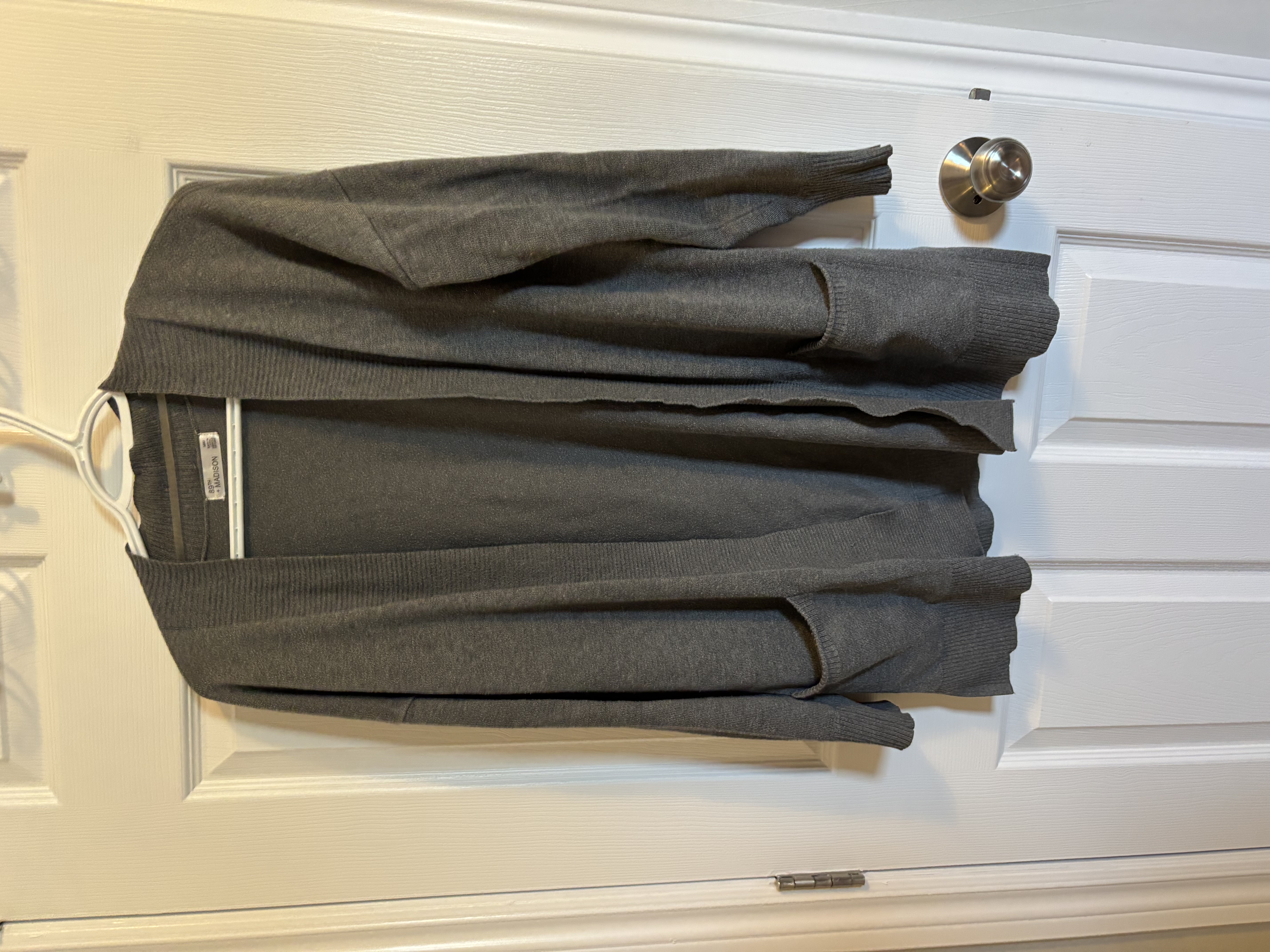 build a capsule wardrobe, heather deveaux creative, using my clothes to build a capsule wardrobe, sweater